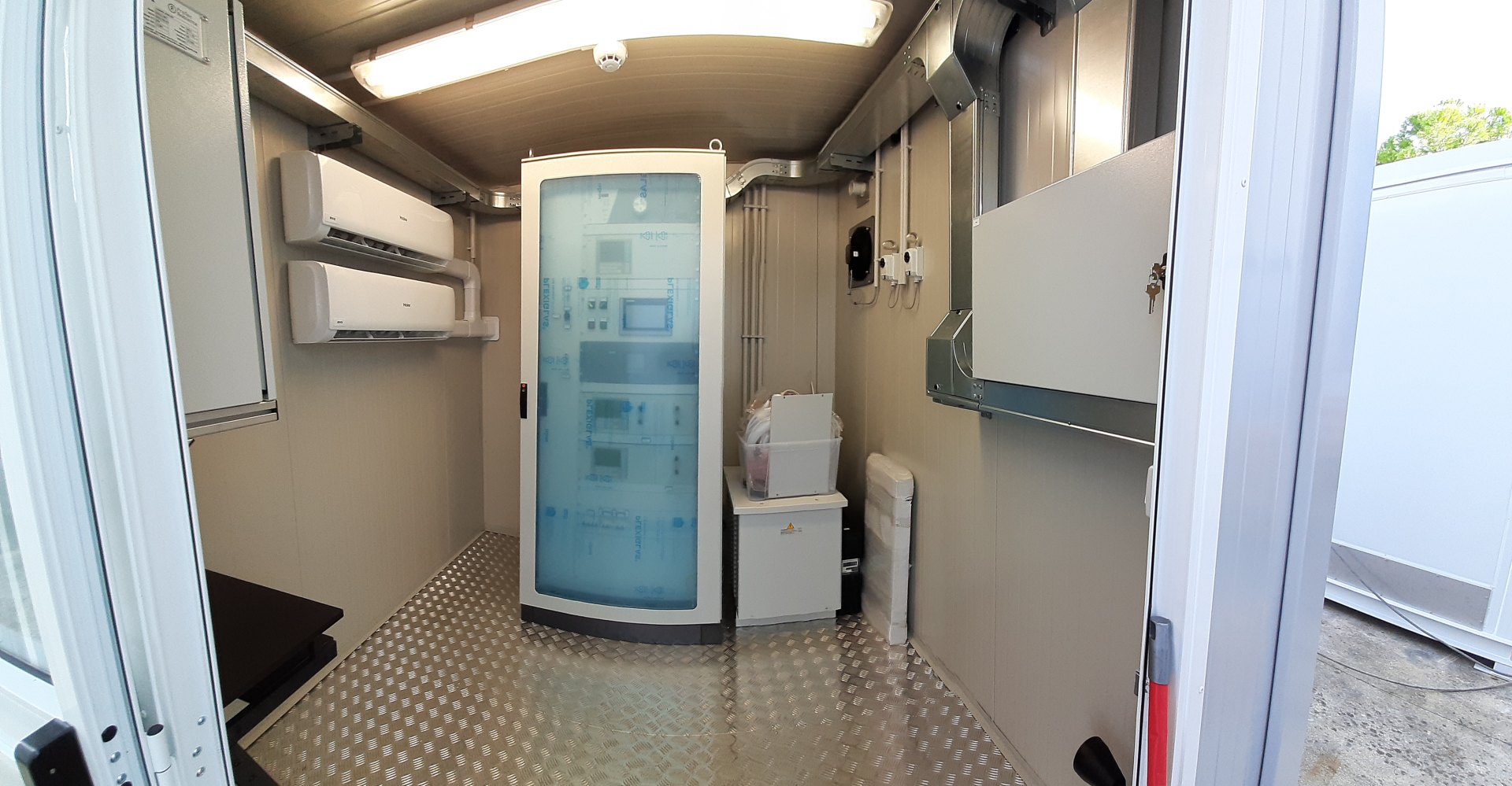 Componenti interni di cabina tecnica